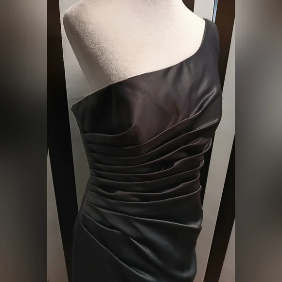 Gray One-Shoulder Dress - Picture 5 of 11